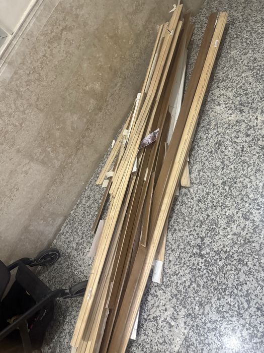 Плинтус старый из дерева, можно на дрова