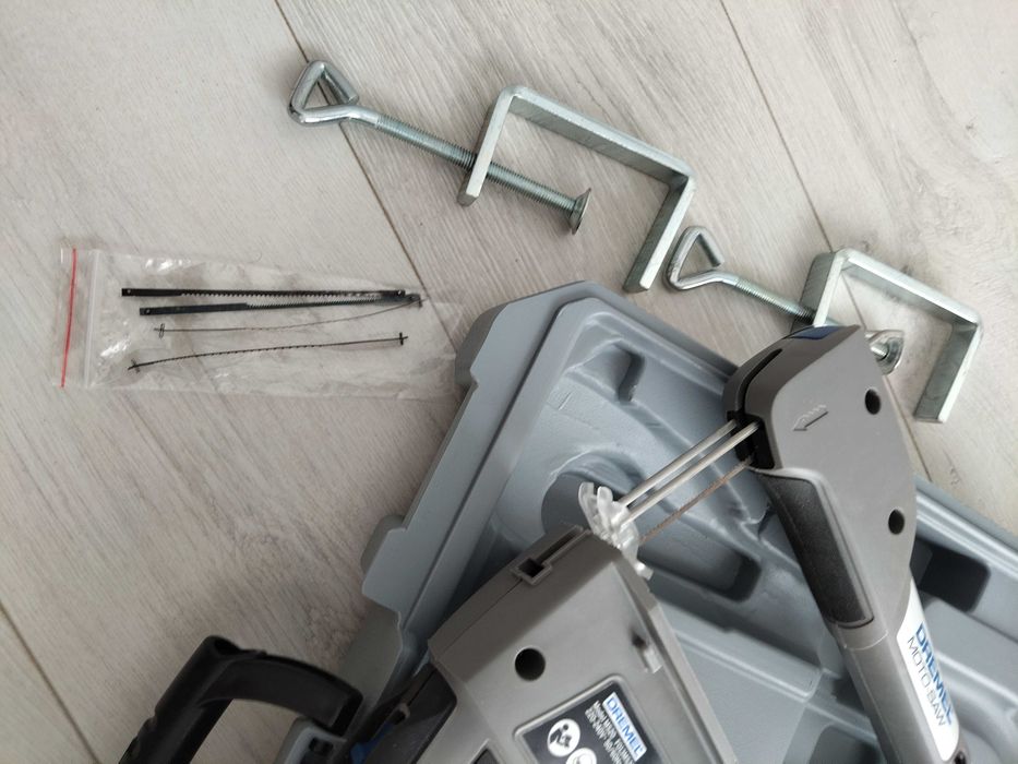 Ferăstrău pentru bricolaj Dremel