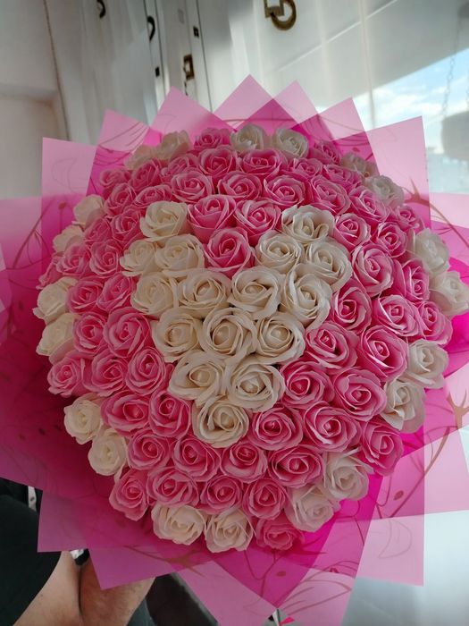 Aranjamente din satin și săpun