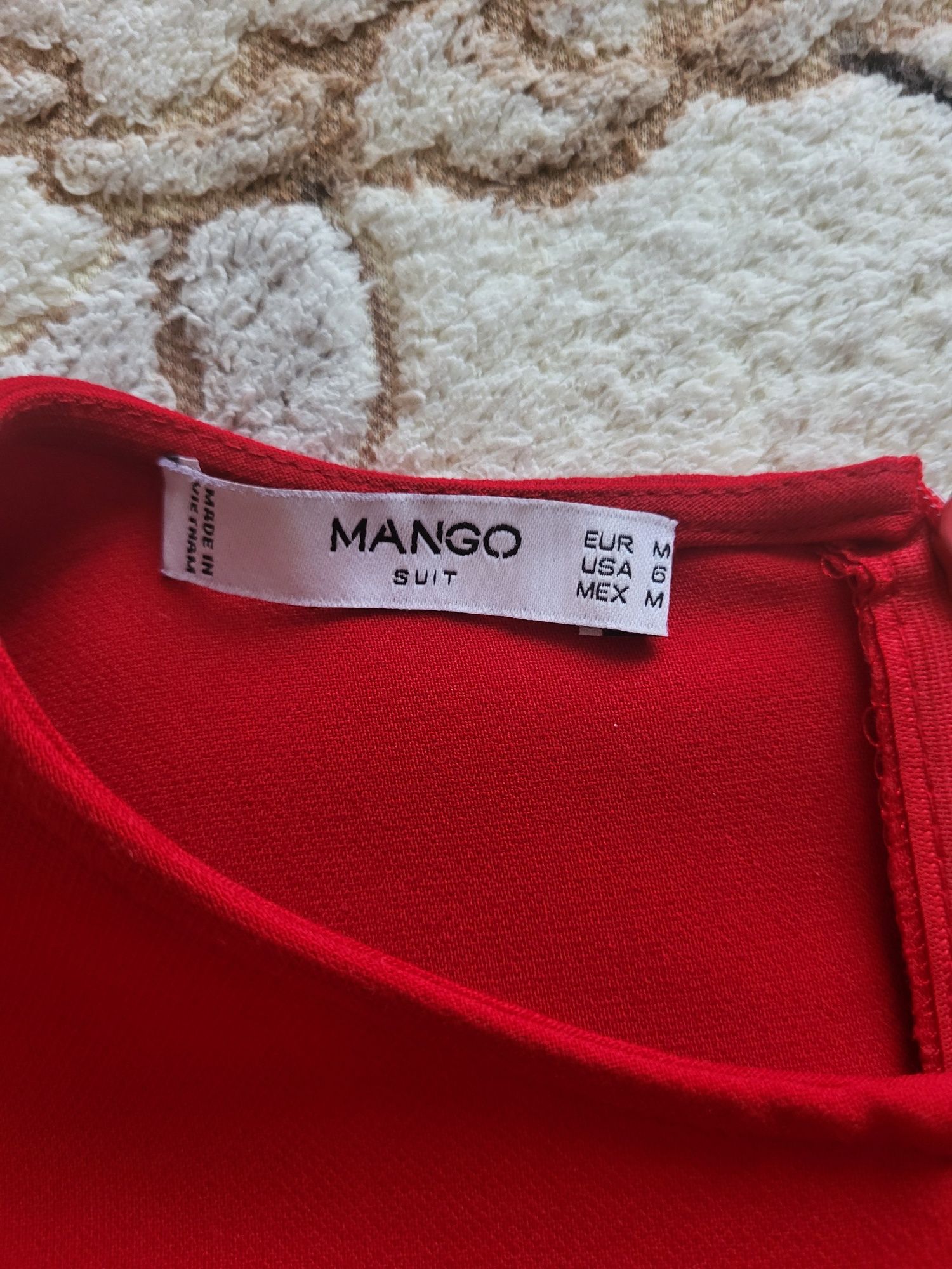 Женское платья  от Mango
