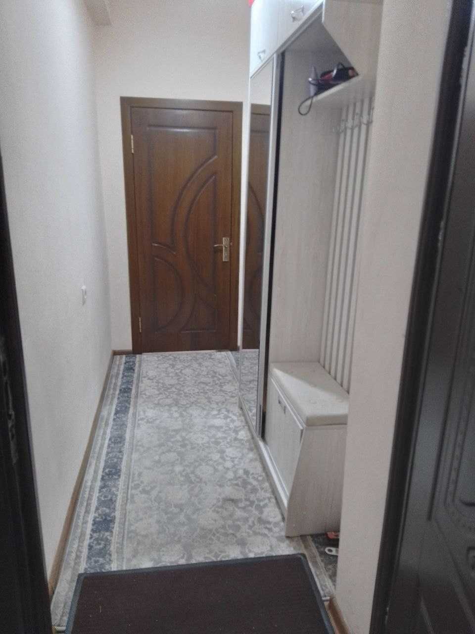 Продаётся 2 комнатная квартира Сергели 6А. Кирпичный дом 2/5/7 у Метро