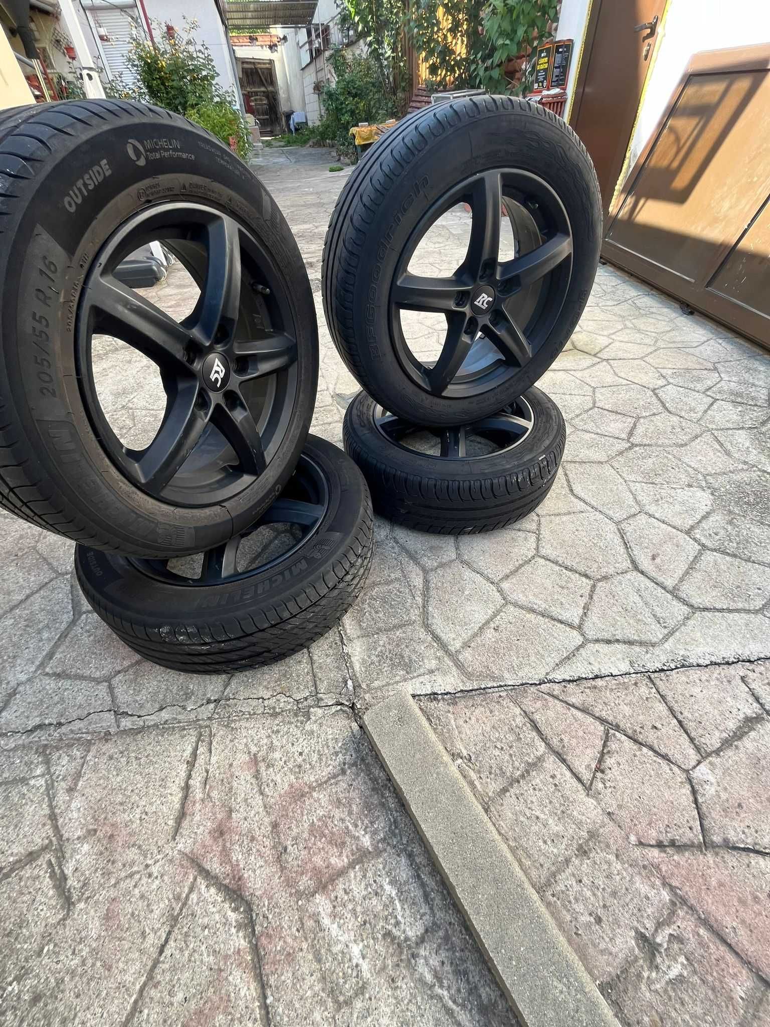 Vand Jante 205/55 R16  cu anvelope(2 Michelin primacy 4, 2 BFGoodrich)