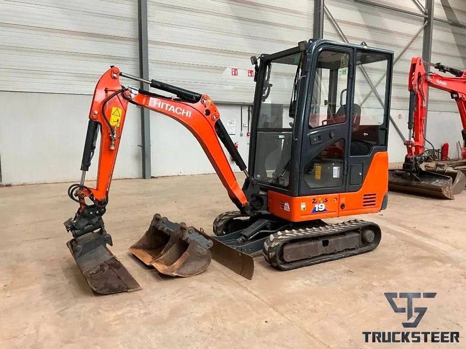 Hitachi ZX 19-6 Avans leasing de la 15% Hitachi ZX 19-6 1.364h 23CP 2T 2022