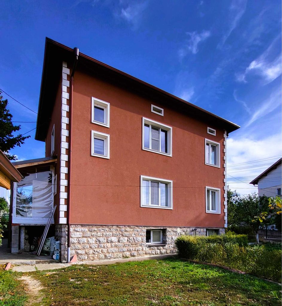 Продава се Къща в Годеч - 164 кв.м за 2135 €/кв.м - Снимка #1