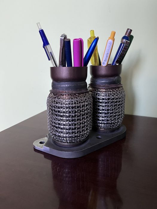 Obiect decorativ metalic