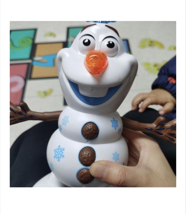 Jucarie Interactiva Om de Zapada OLAF
