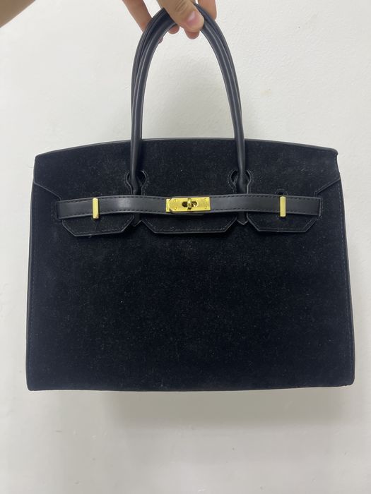 Новый прям пакетик есть даже стойт 5000тг