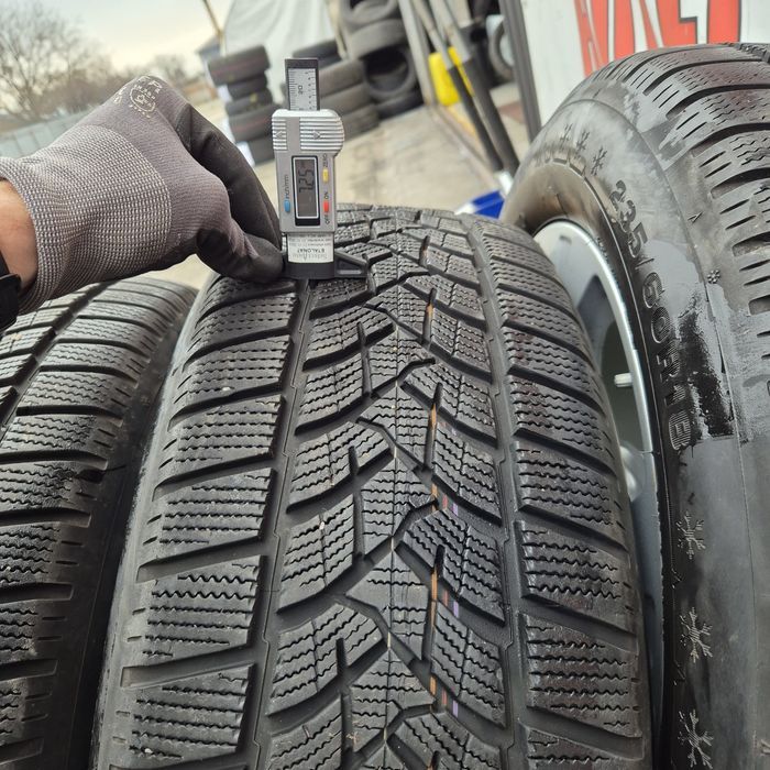 Anvelope 235 60 18 Dunlop Iarnă 2020