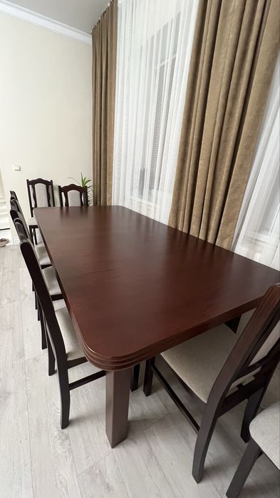 Продам новый стол 2/3 метра и 8 стульев