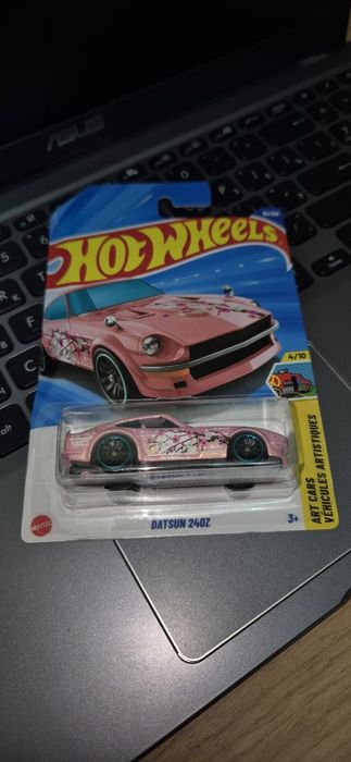 Hot Wheels: Datsun 240Z "Сакура" (Art Cars). Розовый эксклюзив