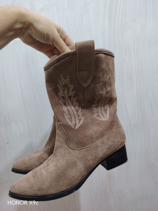 Трендовые женские сапоги