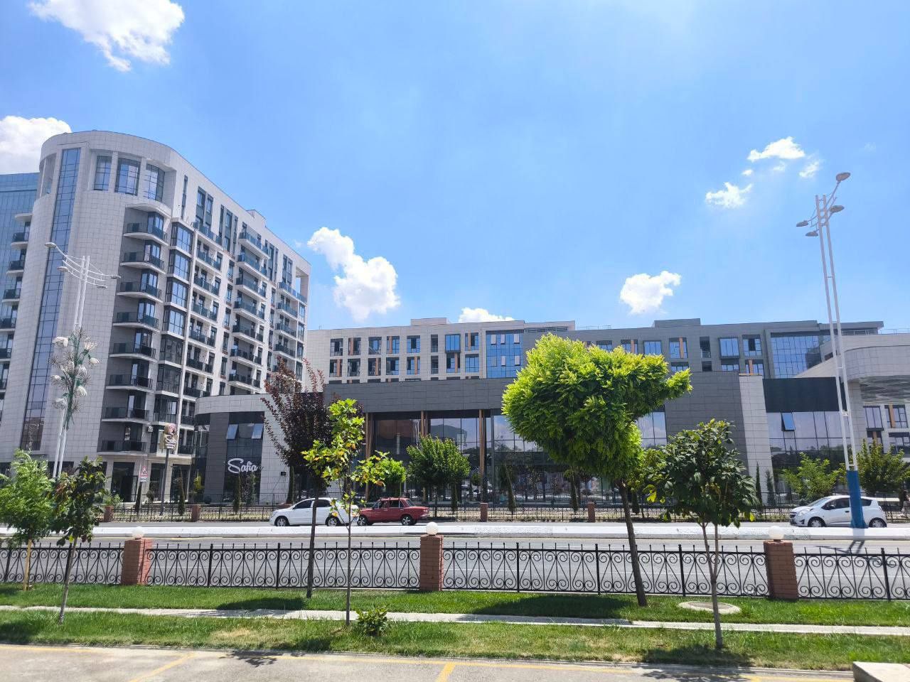 Продается офисное помемещение в бизнес центре 122м²