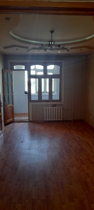 СРОЧНО продаётся 2-х комнатная квартира в м-в Феруза Мирзо Улугбекском