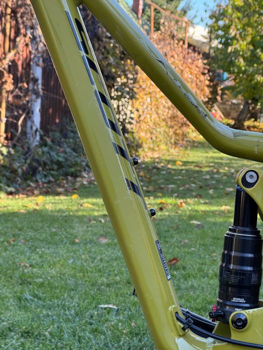 Vand Scott Ransom 26”, ful suspension
Bonus: cască O’Neill inclusă .