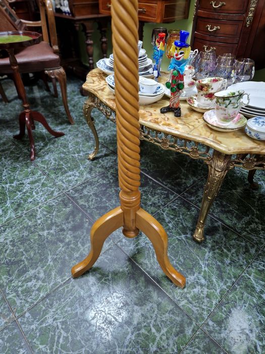 Прекрасна антикварна френска висока масичка