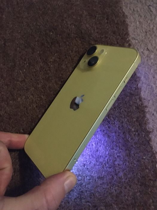 Vand iPhone 14 Yellou