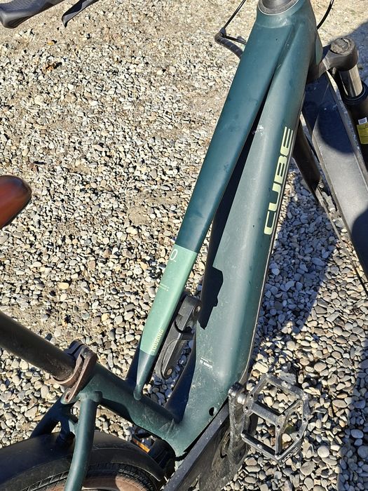 Bicicleta Cube touring hybrid One 500