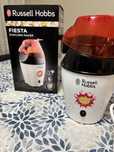 Уред за пуканки Russell Hobbs