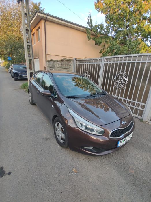 Vând KIA ceed 2013