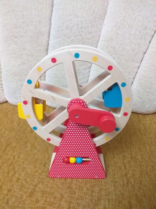 Vand diverse jucarii din lemn de fag pentru copii stare excelenta