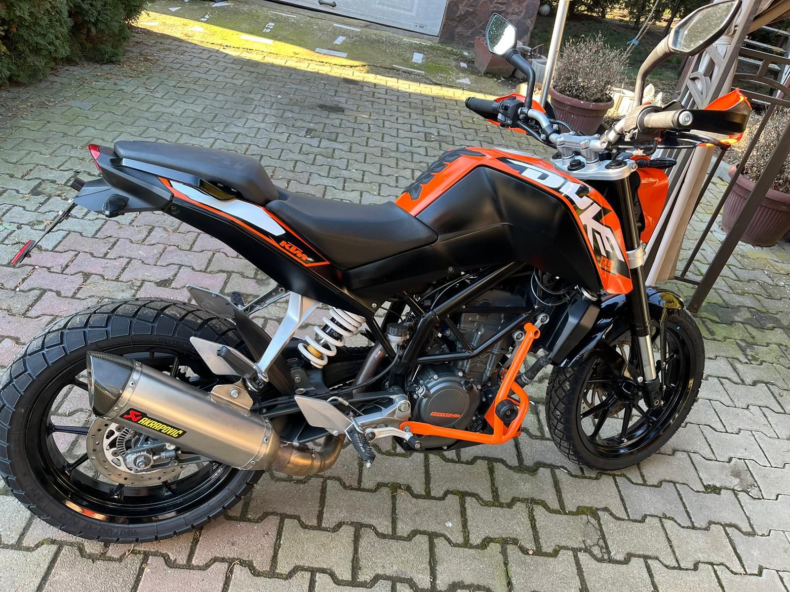 Ktm         duke