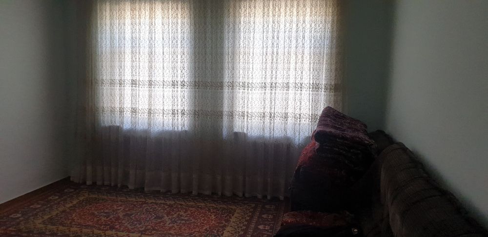 Hovli sotiladi. 8 sotix.