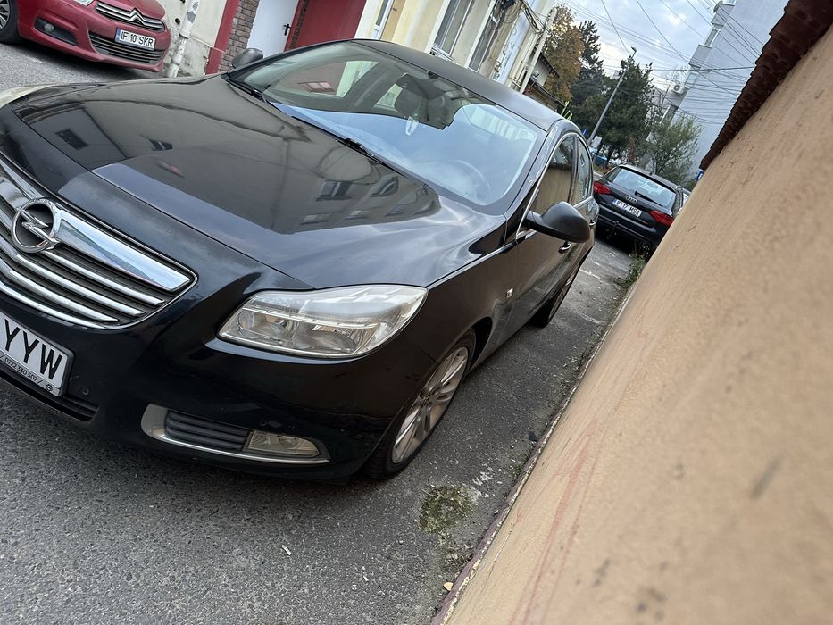 Opel insignia 1.6 diesel acte la zi fiscal pe loc stare buna