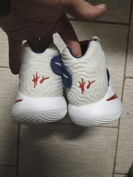 Nike Kyrie 2 USA