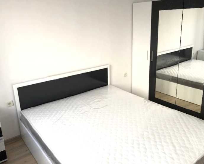 Дава се под наем Двустаен апартамент в Пловдив, Кършияка - 65 кв.м за 340 € - Снимка #3