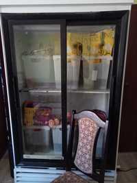 Холодильник двухдверный витринный