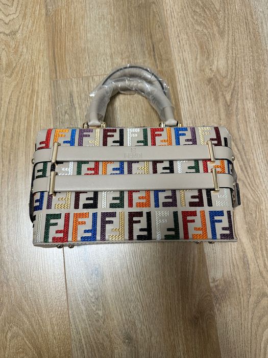 Нова ефектна чанта
