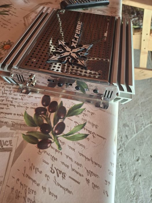 Stație Auto Xtreme 300W Cu 2 canale, functioneaza impecabil