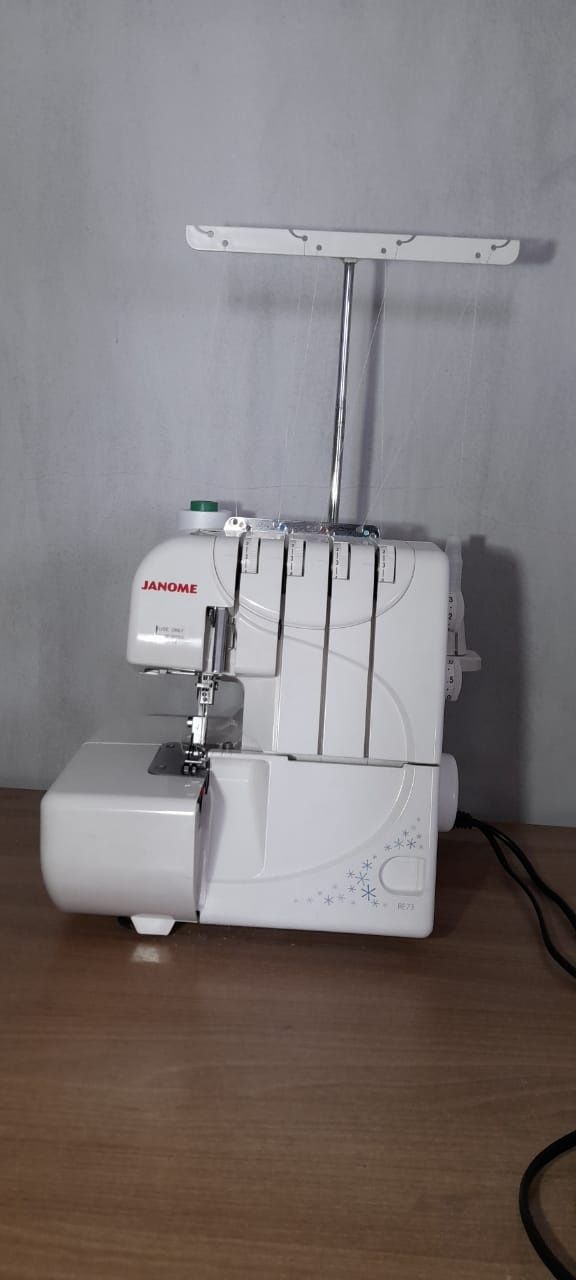 Оверлог Janome RE73