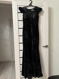 Платье черное с пайетками