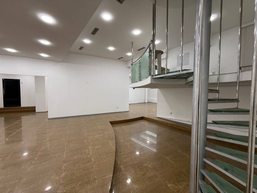 Пространство для вашего бизнеса! 346 м² на пл. Хамида Олимджана
