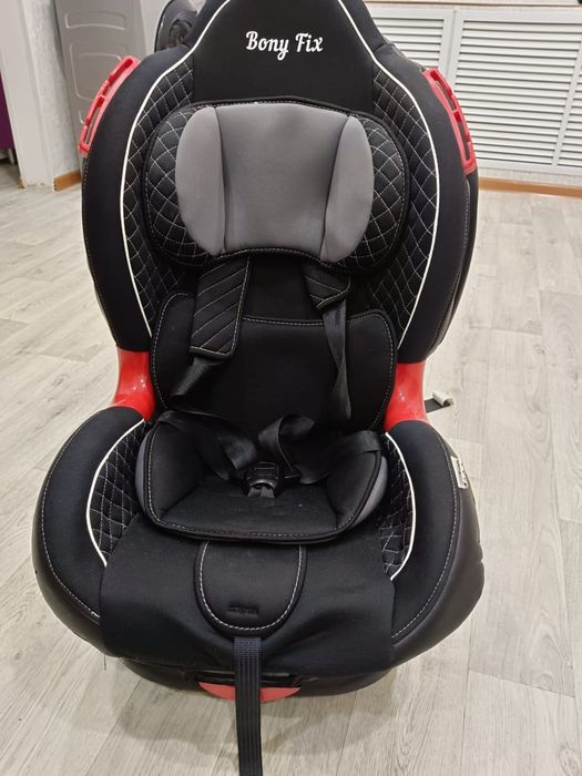 Детское автокресло с креплением Isofix