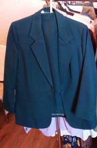 Женский Б/У костюм 3 вещи-пиджак брюки жилет.Размер 50