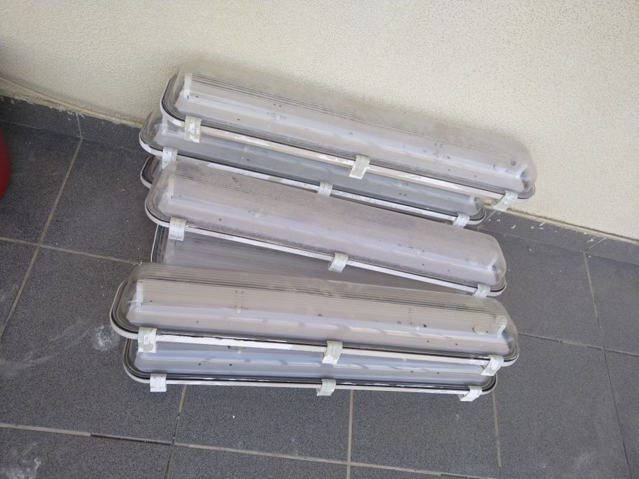 Corpuri iluminat neon