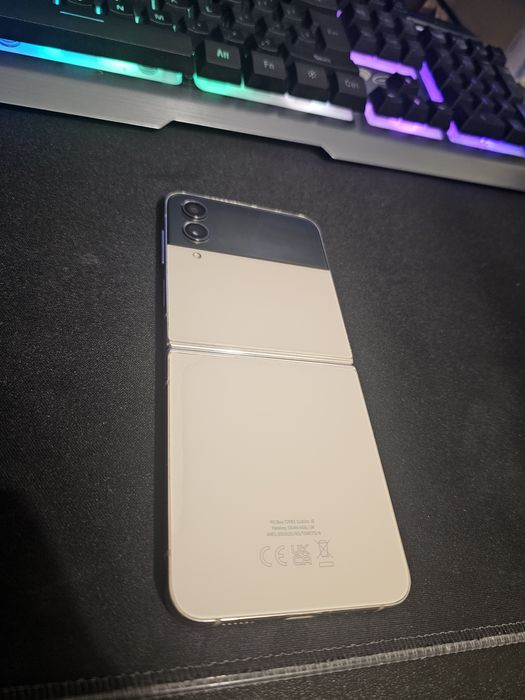 Samsung Z Flip 4