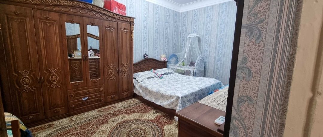 Продается квартира в Центре Базара 2 комнатная