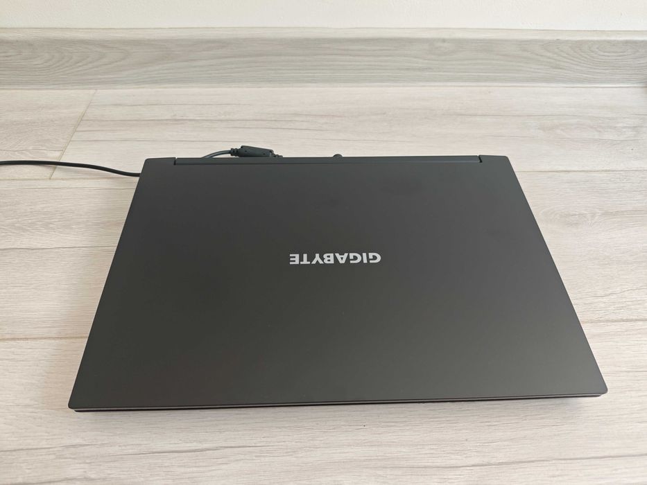 Геймърски лаптоп GIGABYTE G5 RTX 3060 i5-10500H 144Hz 15.6" 16GB RAM