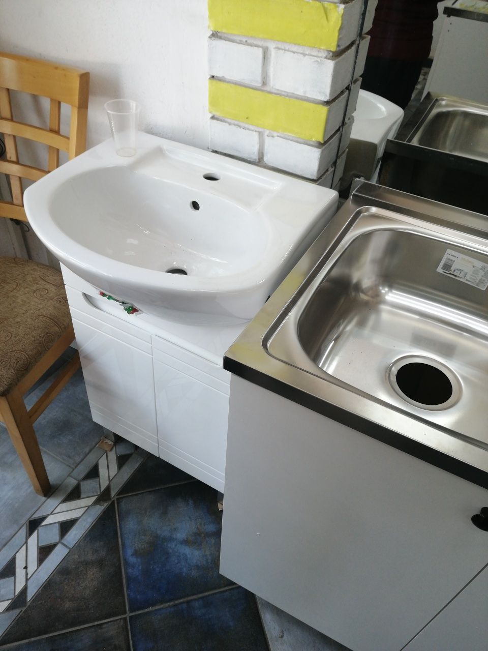 Нов кухненски шкаф с мивка бордова 80/50 за кухня