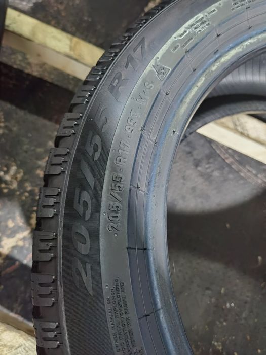 205/55R17 95T Pirelli 7mm DOT21
