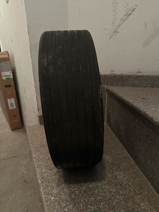 Чисто нова резервна гума/надуваема патерица  за Мерцедес