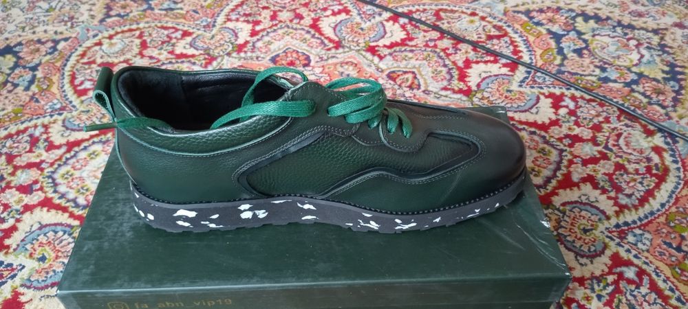 Осенний кожанный ботинок