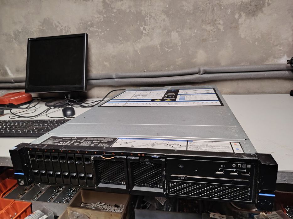 Server Lenovo x3650 m5 384 GB DDR4 2 x 12 core 24 threads