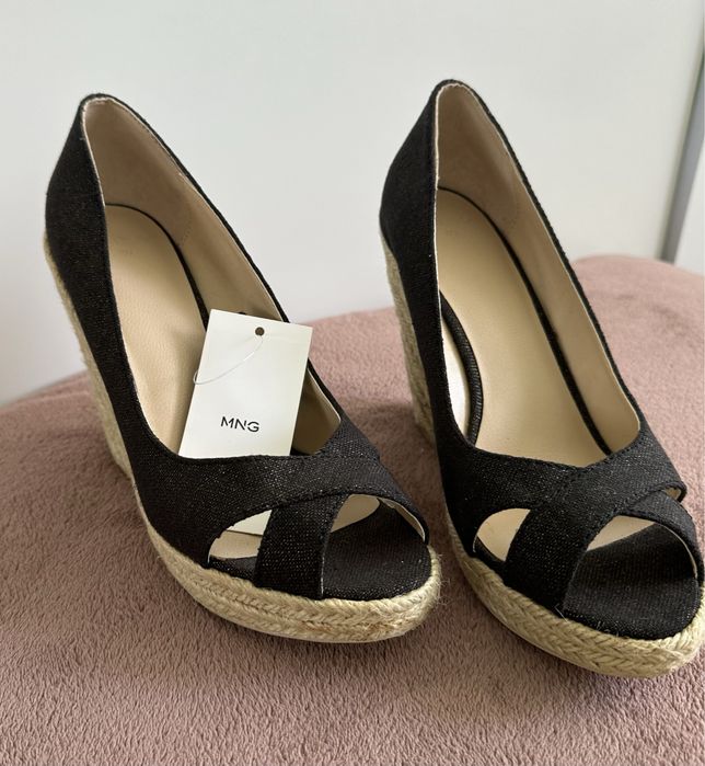 НОВИ - Летни обувки Манго, MANGO - 15 лв.