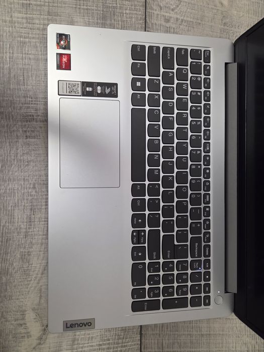 Vand Laptop Lenovo IdeaPad 1 Cu Ryzen 7