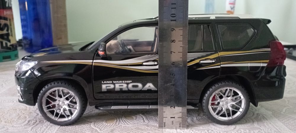 Продам сувенир Прадо 1:18