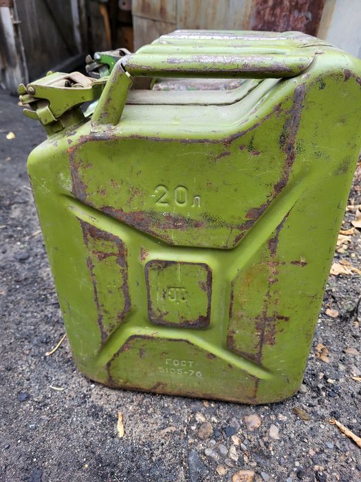 Канистра железный.